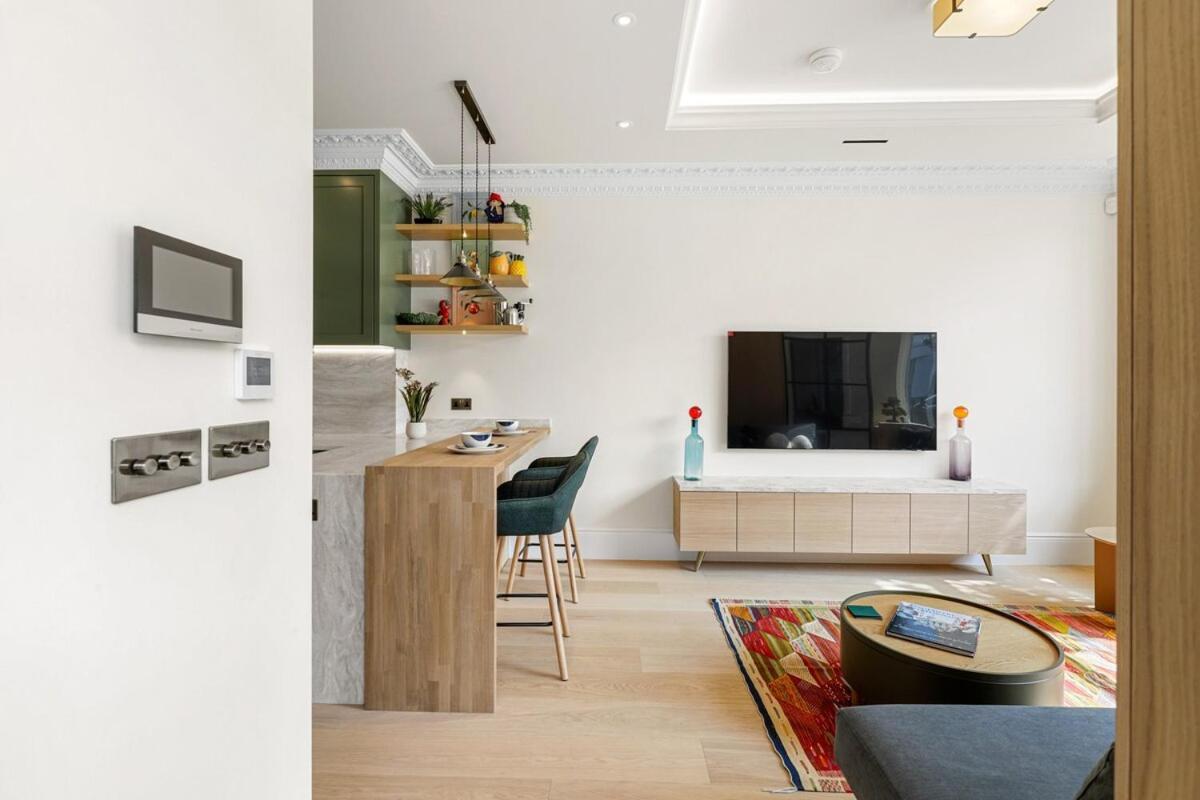1 Bed Flat In * London